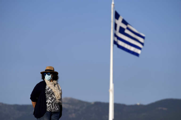 Δημοσκόπηση World Values Survey: Οι περισσότεροι Έλληνες θα πολεμούσαν για την πατρίδα, πιστεύουν στο Θεό και στην ισότητα