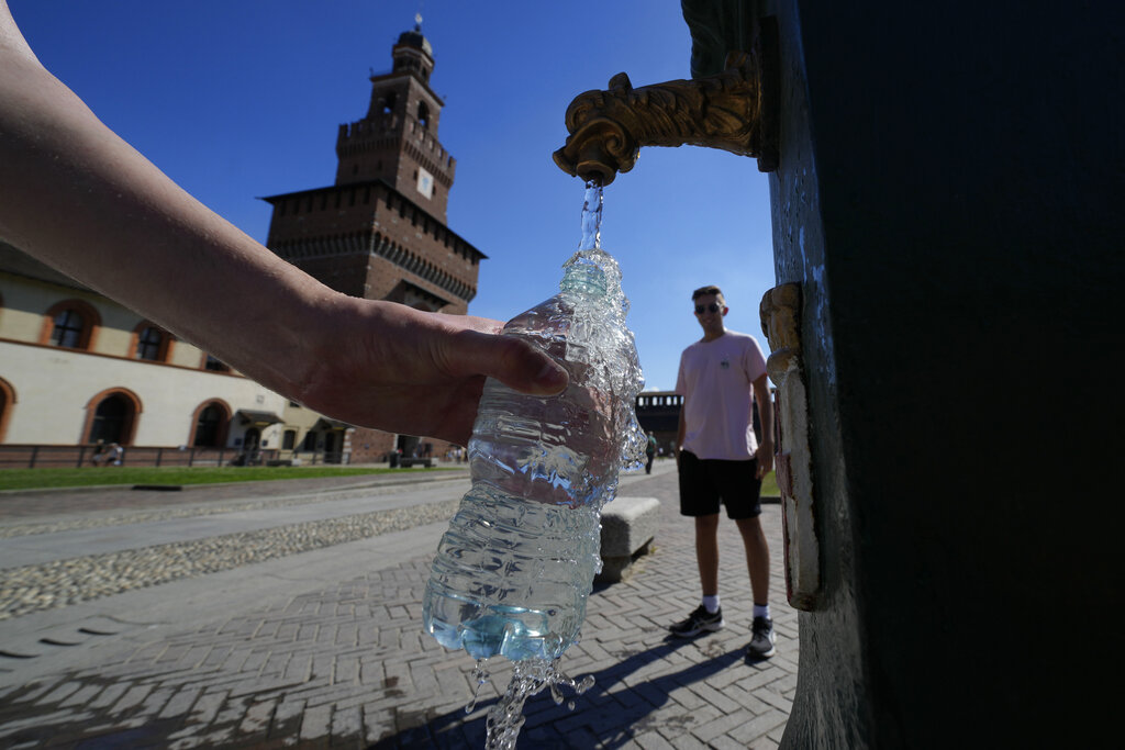 Ιταλία, ξηρασία: Σε …ραβδομάντη εμπιστεύτηκαν την εξεύρεση νερού ο Σίλβιο Μπερλουσκόνι και ένας Δήμος