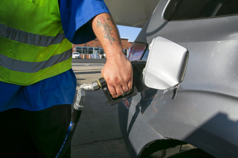 Fuel Pass 2: Πάνω από 1 εκατομμύριο αιτήσεις – Ανοιχτή για όλους η πλατφόρμα