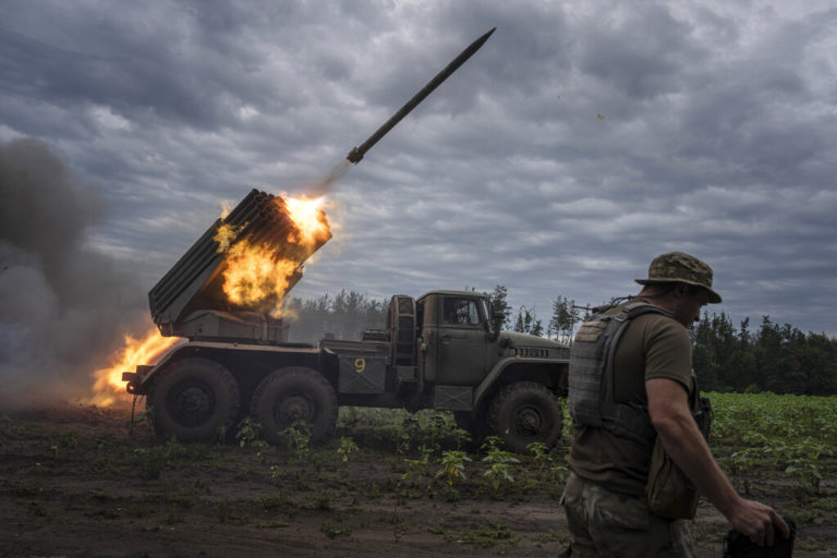 Ουκρανία: Πυραυλικά πλήγματα της Ρωσίας κοντά στα σύνορα με την Πολωνία