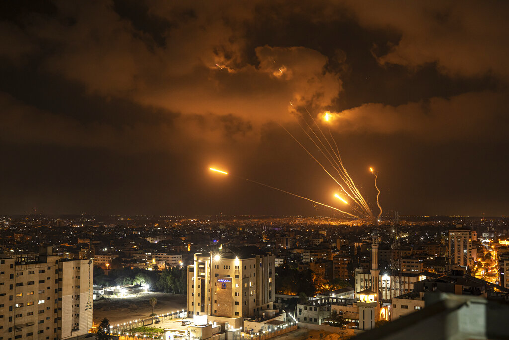 Ισραηλινοί βομβαρδισμοί στη Λωρίδα της Γάζας – Τουλάχιστον 10 νεκροί και 65 τραυματίες