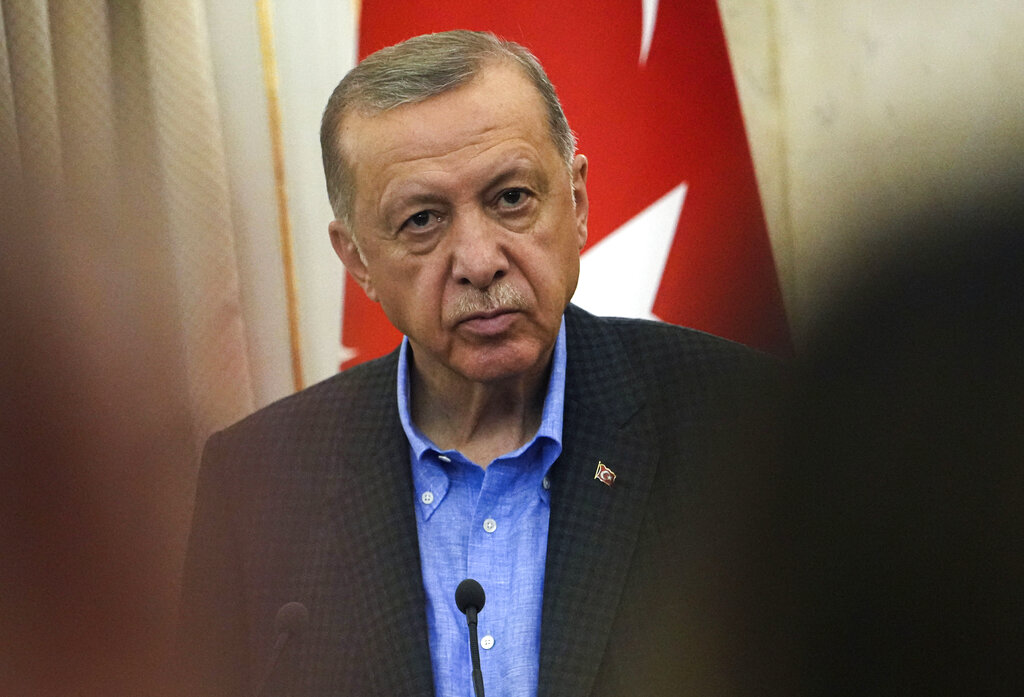 Σύμβουλος του Ερντογάν παραιτήθηκε κατηγορούμενος για διαφθορά