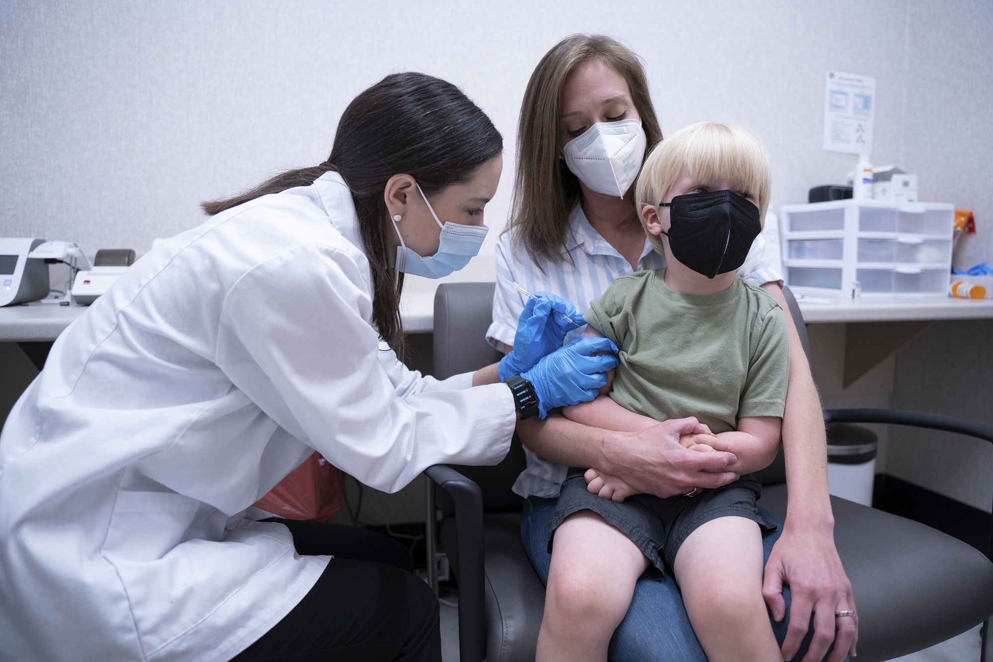 Τα ανεμβολίαστα παιδιά κινδυνεύουν περισσότερο απο μακρά Covid-19 άσχετα με τη σοβαρότητα της λοίμωξης