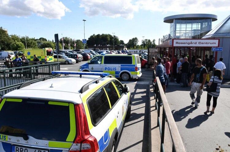 Νεκρός άνδρας από πυροβολισμούς σε εμπορικό κέντρο στο Μάλμε της Σουηδίας – Συνελήφθη ένας έφηβος