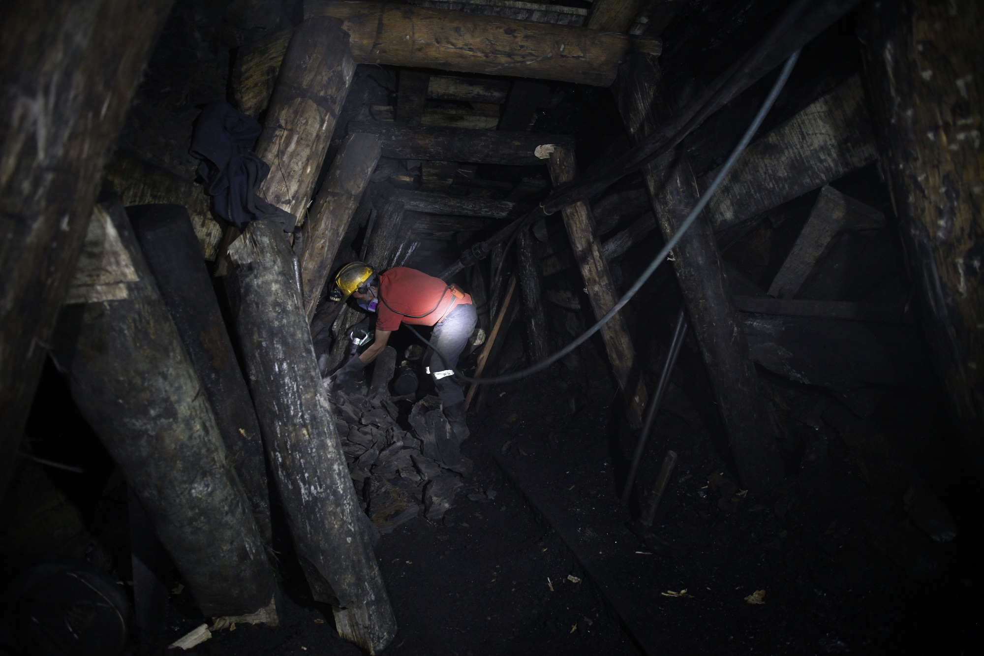 Κολομβία: Κατάρρευση σε παράνομο ορυχείο παγιδεύει 9 ανθρώπους