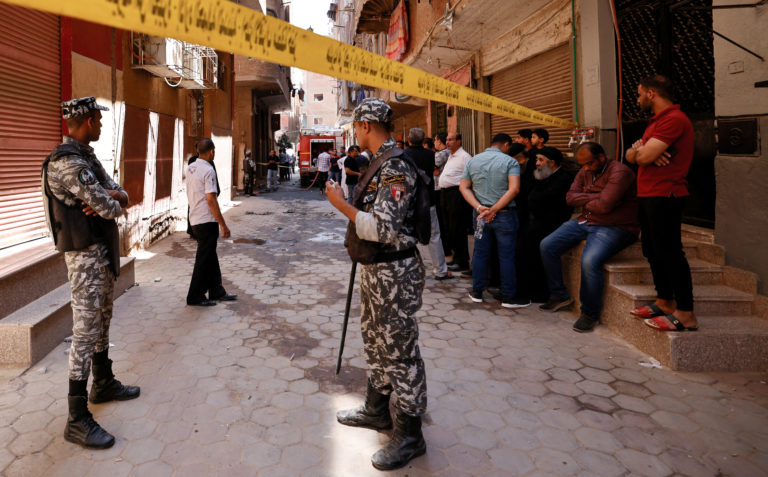 Αίγυπτος: Δεκάδες νεκροί & τραυματίες από φωτιά σε Κοπτική Ορθόδοξη Εκκλησία – Τι συνέβη