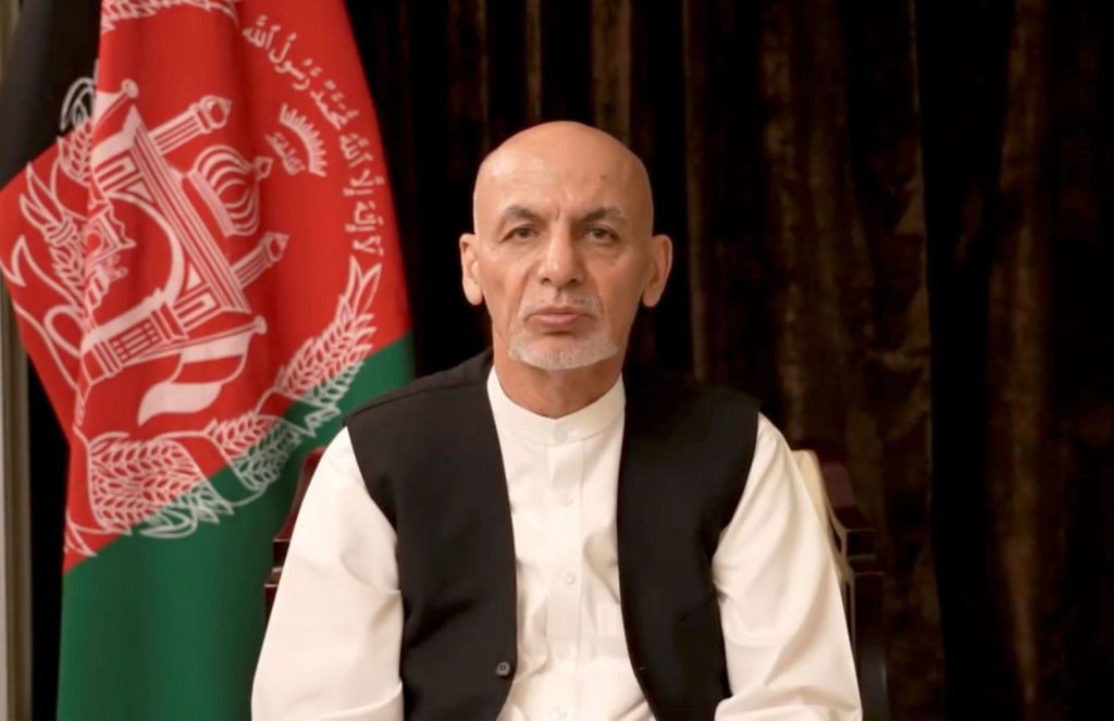 Αφγανιστάν: Ευθύνες σε ΗΠΑ και Αφγανούς, για την ανάληψη της εξουσίας από τους Ταλιμπάν, επιρρίπτει ο πρώην πρόεδρος της χώρας