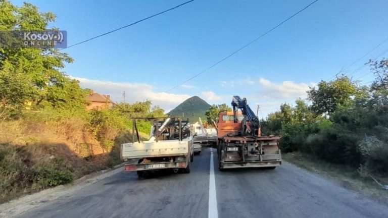 Σερβία: Ένταση στο βόρειο Κόσοβο – Διαψεύδει το υπ. Άμυνας ότι εισήλθε ο στρατός