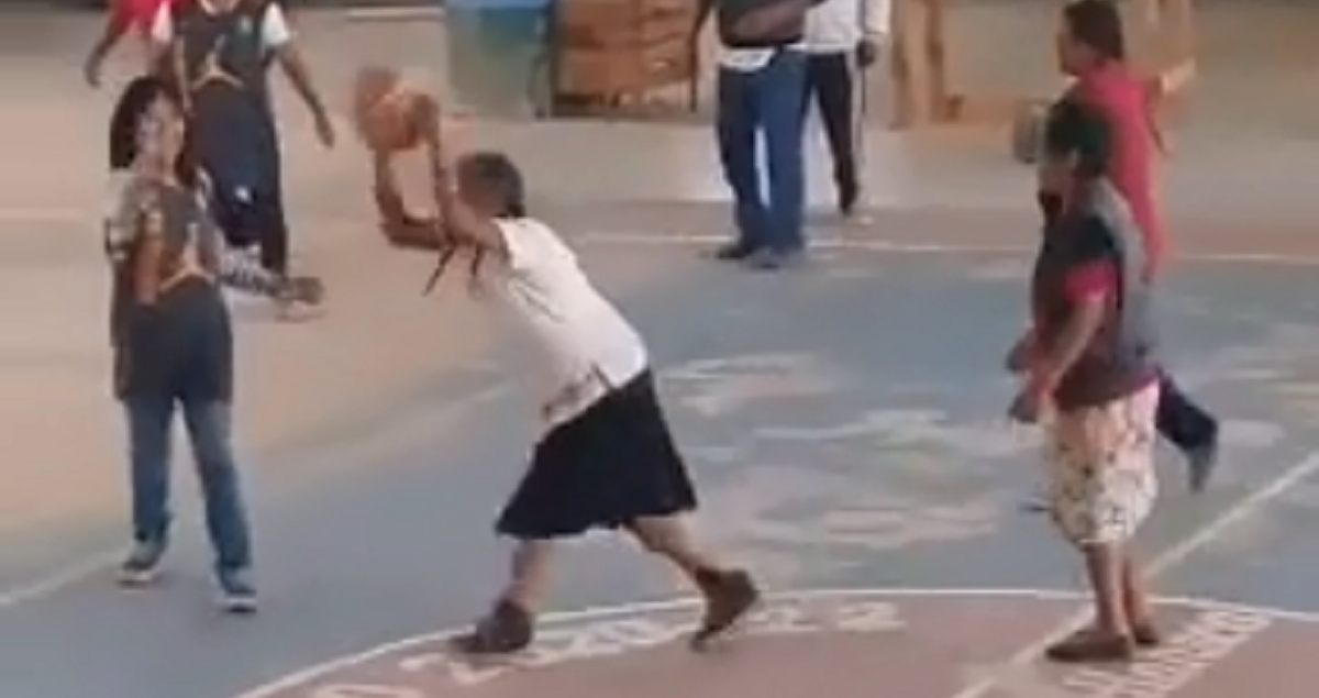 «Γιαγιά Τζόρνταν»: 71χρονη Μεξικάνα γίνεται viral στο TikTok με το ταλέντο της στο μπάσκετ (video)