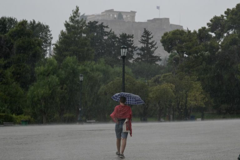 Κακοκαιρία – 48ωρο αστάθειας λόγω «ψυχρής λίμνης» σε αρκετές περιοχές – Προβλήματα και σε Αττική