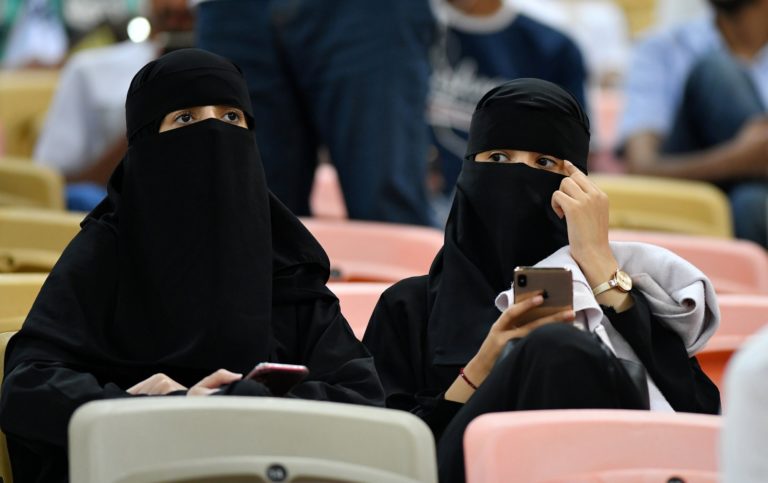 Σαουδική Αραβία: Κάθειρξη όσα και τα χρόνια της για 34χρονη – Επέκρινε το καθεστώς στο Twitter