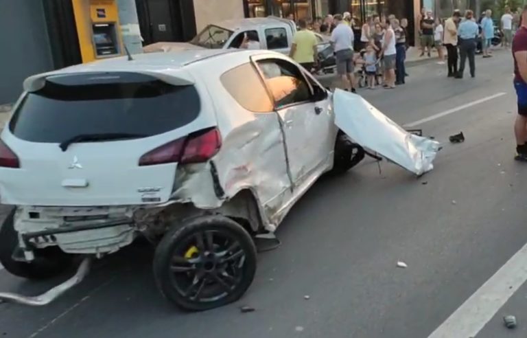 Βόλος: Καραμπόλα τεσσάρων οχημάτων – Δύο τραυματίες, ο ένας σοβαρά
