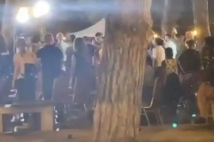 Θεσσαλονίκη: Δύο παραβάσεις για τους εξορκισμούς στην πλατεία Δικαστηρίων από την ΕΛ.ΑΣ.