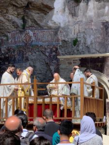 Θεία Λειτουργία στην Παναγία Σουμελά στον Πόντο-Παρόντες ο Οικουμενικός Πατριάρχης και ο Αμερικής Ελπιδοφόρος