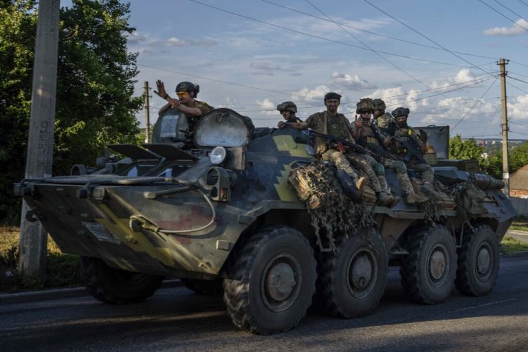 Ουκρανία: Σε κατάσταση έκτακτης ανάγκης περιοχή στην Κριμαία – Το Κίεβο βομβάρδισε γέφυρα στη Χερσώνα
