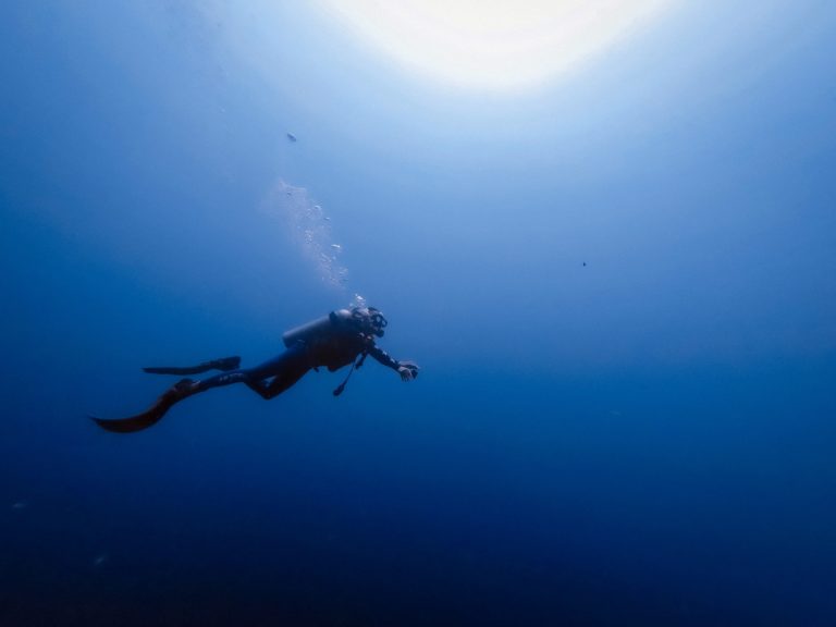 Πνίγηκε ο δύτης και ψαράς Γιάννης Βεζυρόπουλος – Σε συνέντευξή του μιλούσε για τις φορές που κινδύνεψε αλλά είχε σταθεί τυχερός