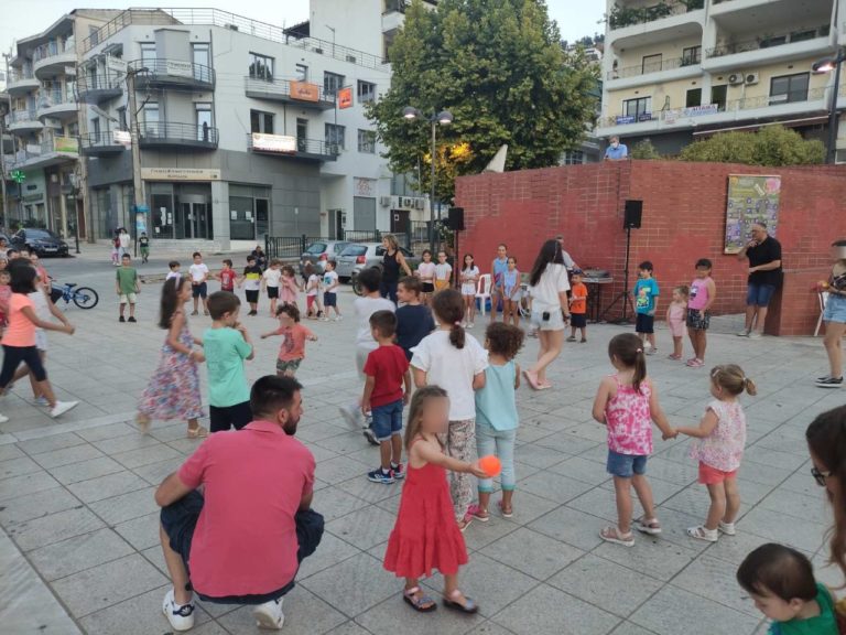 Πρεμιέρα με παιδικά χαμόγελα για τον πολιτιστικό Αύγουστο στα Φάρσαλα