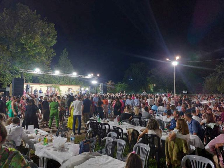Γιορτή Αχλαδιού στα Πλατανούλια Τυρνάβου