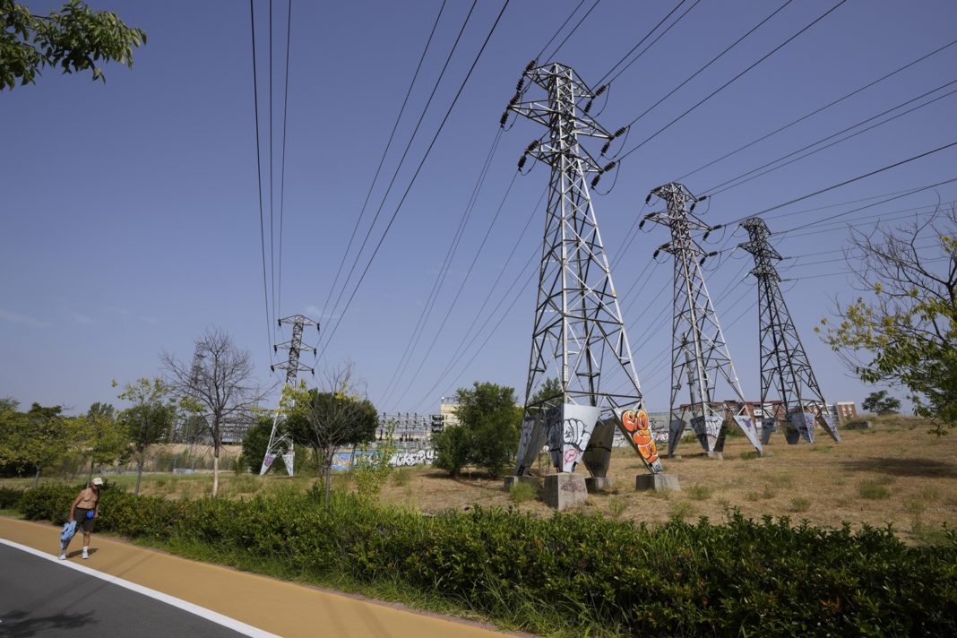 Η Ισπανία θα προτείνει στην ΕΕ την “ιβηρική εξαίρεση” για τον καθορισμό των τιμών ηλεκτρικής ενέργειας