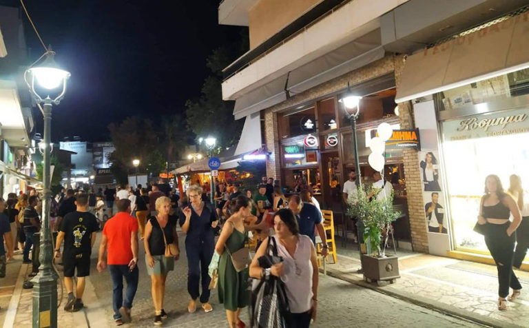 «Λευκή Νύχτα» στην Αμαλιάδα με πολλούς καταναλωτές