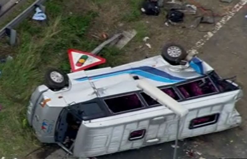 Ρωσία: Η σύγκρουση ενός λεωφορείου και δύο φορτηγών στοίχισε τη ζωή σε 15 άτομα
