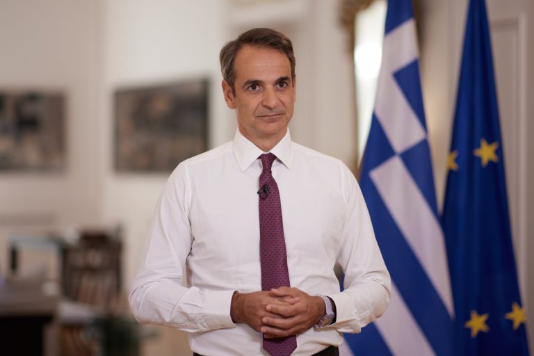 Τηλεφωνικές παρακολουθήσεις: Τη Δευτέρα η δήλωση Μητσοτάκη – Πολιτική θύελλα μετά τις παραιτήσεις