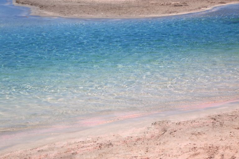 Ένας 74χρονος έχασε τη ζωή του ενώ κολυμπούσε στο Μαράθι