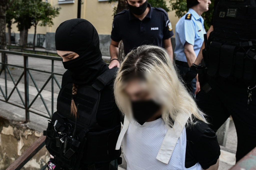 Δίκη κατηγορούμενης μητέρας από την Πάτρα: Καταπέλτης η εισαγγελέας – «Σε πρώτη μοίρα ο εαυτός της»