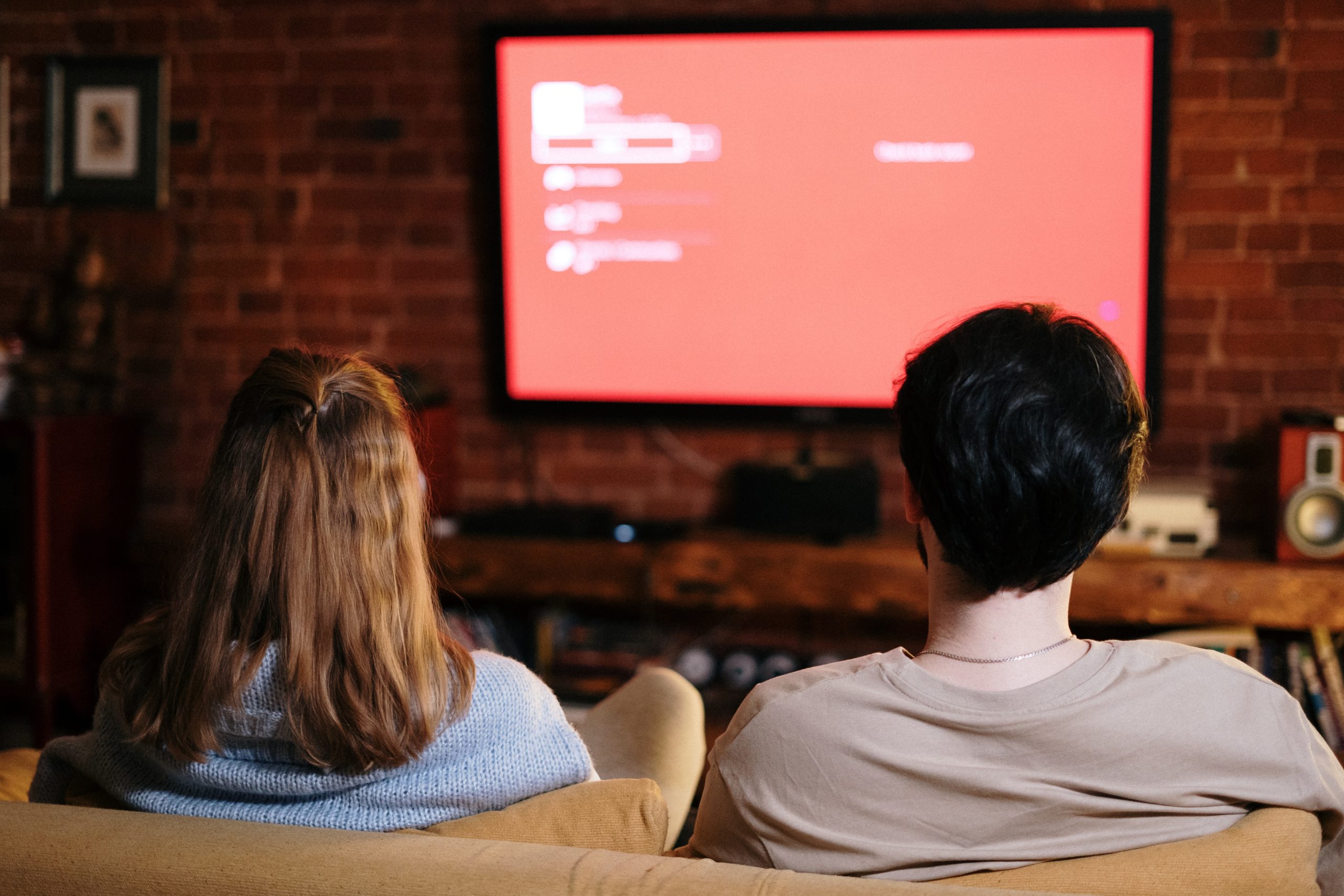 Αυξημένος ο κίνδυνος μελλοντικής άνοιας για όσους κάθονται πολλή ώρα μπροστά στην τηλεόραση