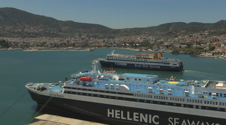 Λέσβος: Γεμάτα αναχωρούν τα πλοία – Εξαντλήθηκαν τα εισιτήρια για οχήματα