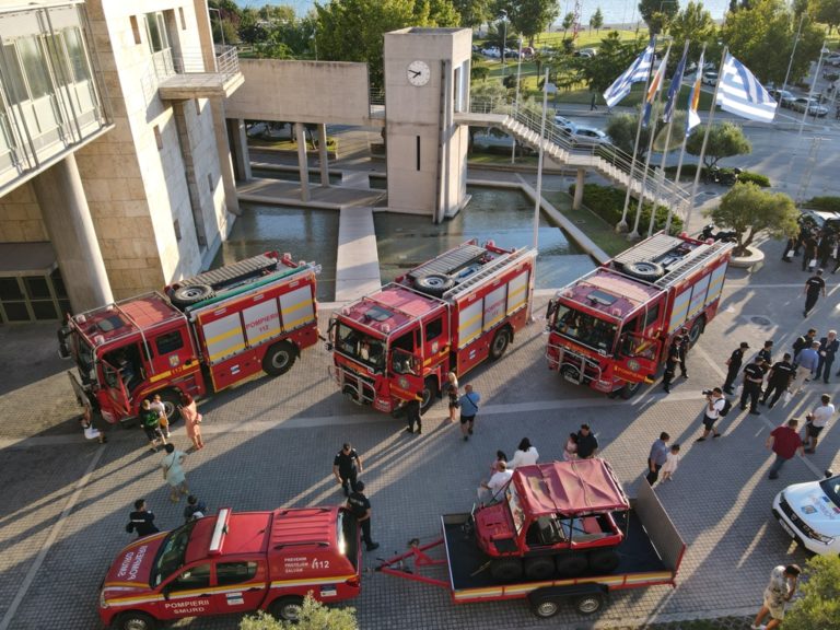 Θεσσαλονίκη: Υποδοχή Ρουμάνων πυροσβεστών από τον Κ. Ζέρβα στο δημαρχείο
