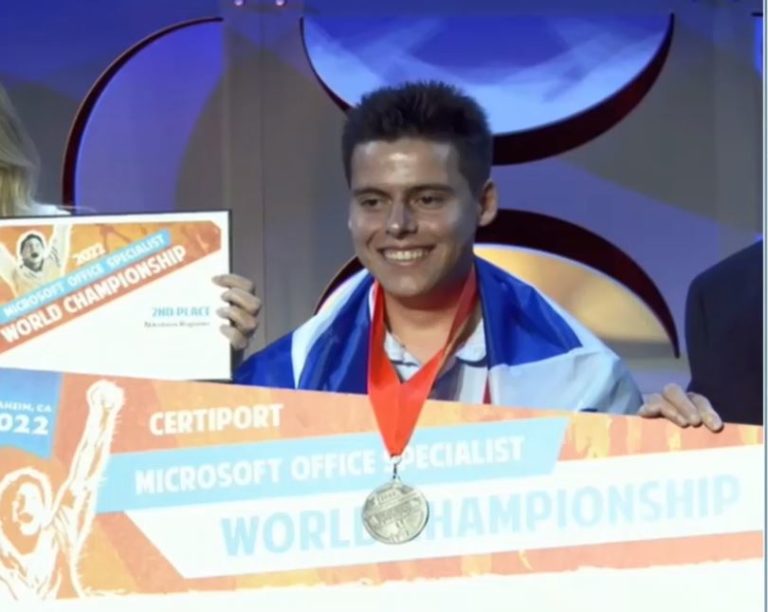 Ν. Ραπάνης: Τι δηλώνει στην ΕΡΤ ο 17χρονος που αρίστευσε στο Παγκόσμιο Πρωτάθλημα δεξιοτήτων Microsoft Office Specialist (video)