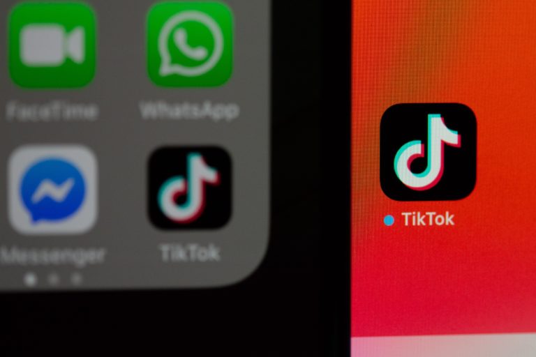 «Το TikTok μοιάζει με κοκαΐνη»: Πρόκειται για «χείμαρρο» που μπορεί να καταστρέψει το internet, λένε αναλυτές