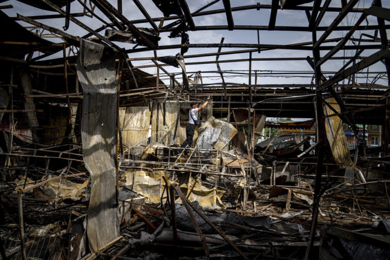 «Κίνδυνος ακτινοβολίας και πυρκαγιάς»: Δραματική προειδοποίηση για τους βομβαρδισμούς στη Ζαπορίζια