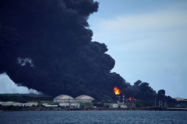 Κούβα: 16 πυροσβέστες νεκροί στη φωτιά στις πετρελαϊκές εγκαταστάσεις
