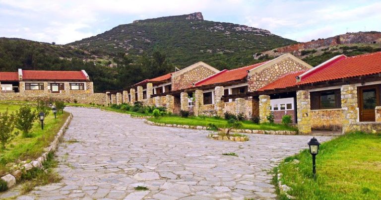 Δημοπρατούνται οι “Πέτρινες Κατασκηνώσεις” Μαρώνειας