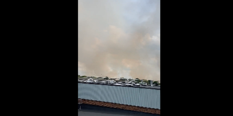 Φωτιά σε εξέλιξη κοντά στο αεροδρόμιο του Χίθροου