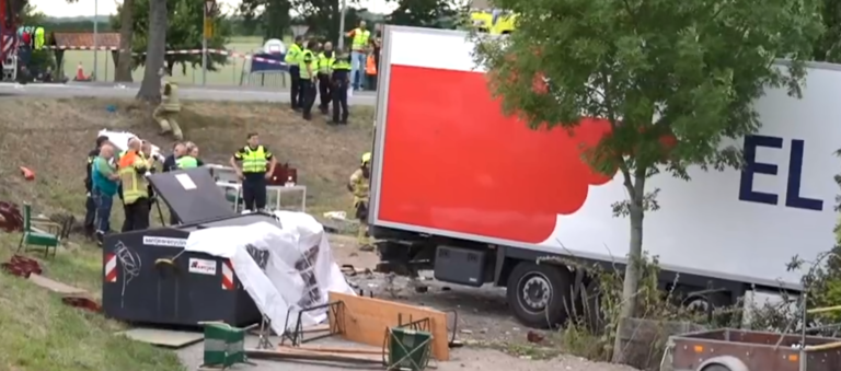 Φορτηγό έπεσε σε πλήθος σε υπαίθριο πάρτι στην Ολλανδία – Αναφορές για πολλούς νεκρούς