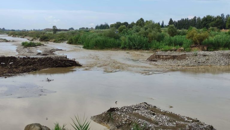 Αιτωλοακαρνανία: Κατέρρευσε η πρόχειρη γέφυρα στο Ευηνοχώρι – Μόνιμη λύση ζητούν οι κάτοικοι