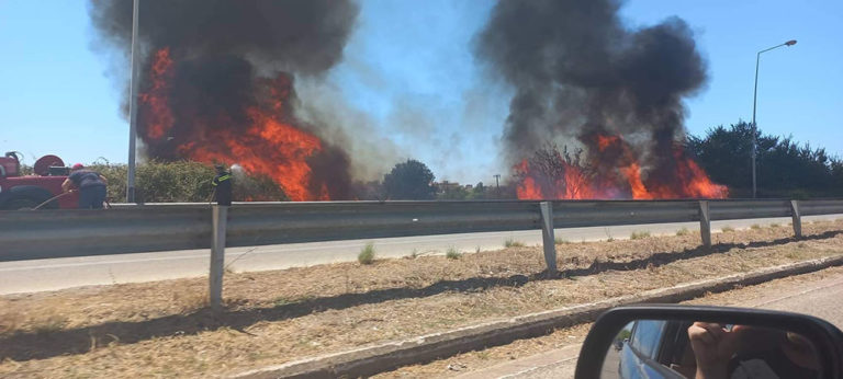 Λάρισα: Άνοιξε η ΠΑΘΕ στα διόδια του Ευαγγελισμού – Yπό πλήρη έλεγχο τέθηκε η πυργκαγιά στον Ευαγγελισμό