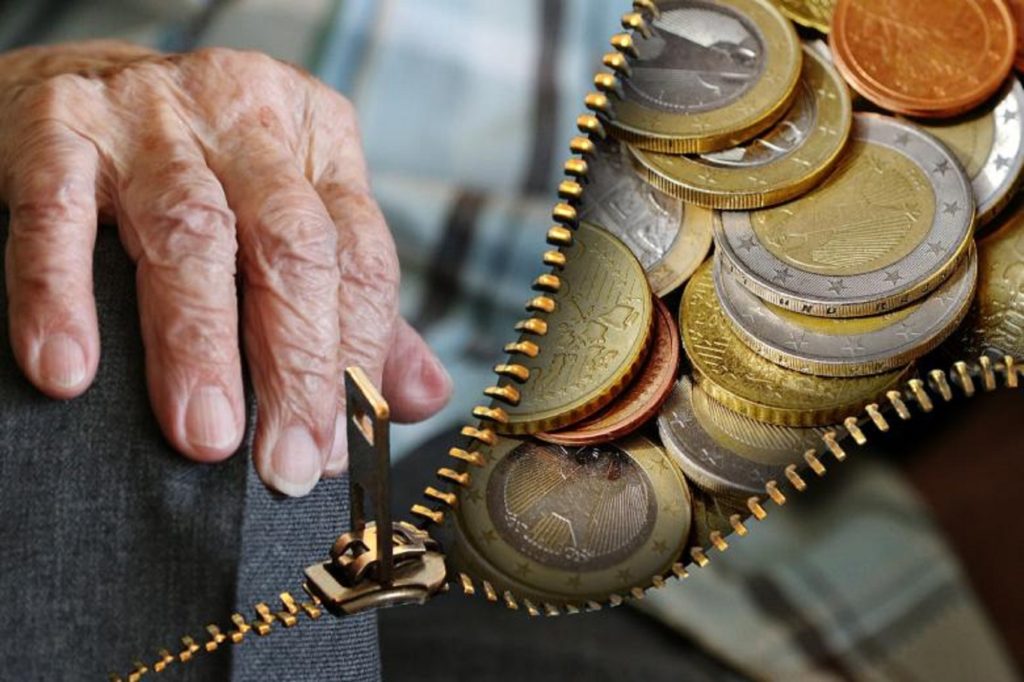 Κομοτηνή: Ηλικιωμένοι πληρώνουν τα φροντιστήρια των εγγονών με τις πενιχρές τους συντάξεις