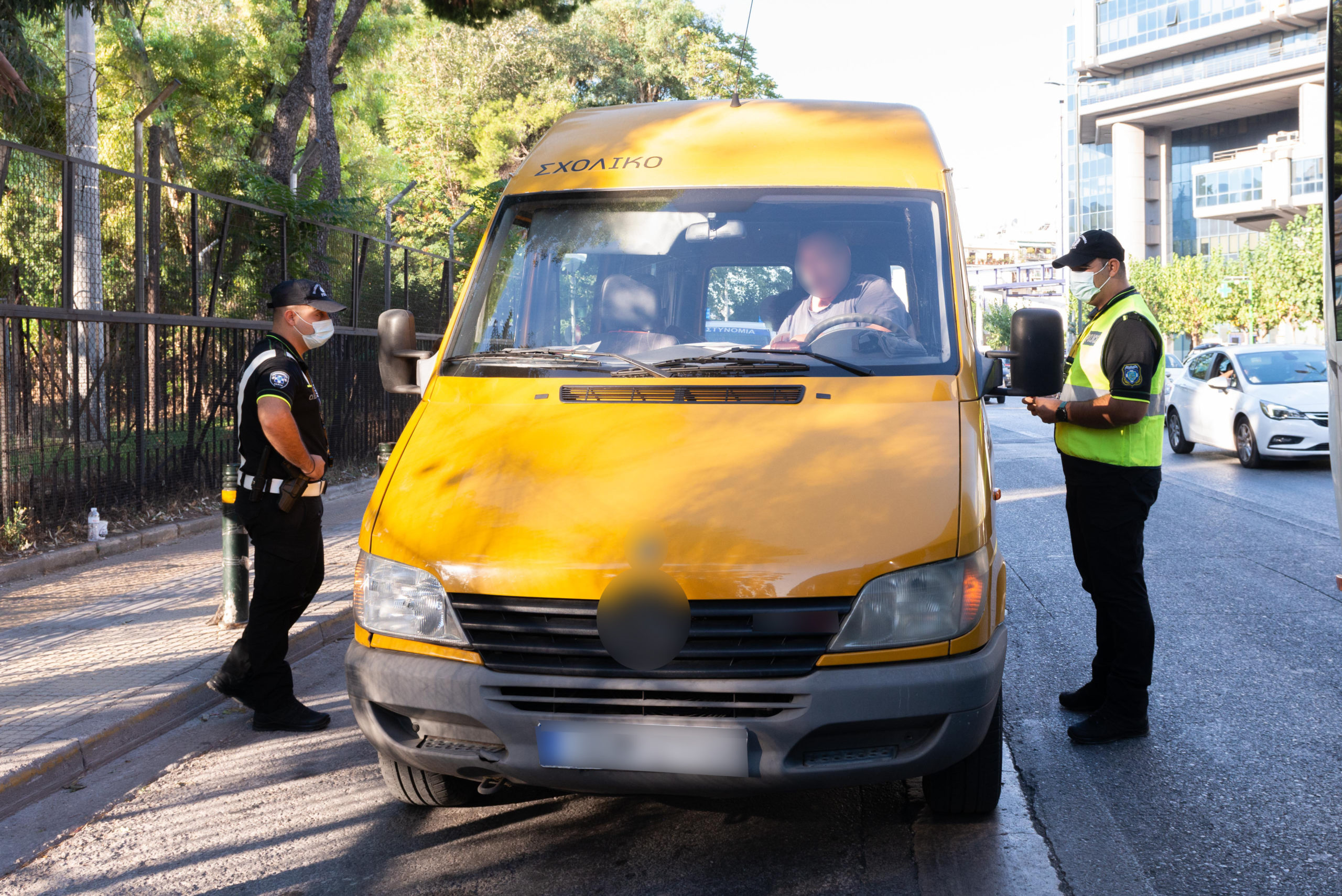 ΕΛΑΣ: Ελλείψεις μέτρων ασφαλείας στα σχολικά λεωφορεία της Αττικής – 72 παραβάσεις σε μια ημέρα