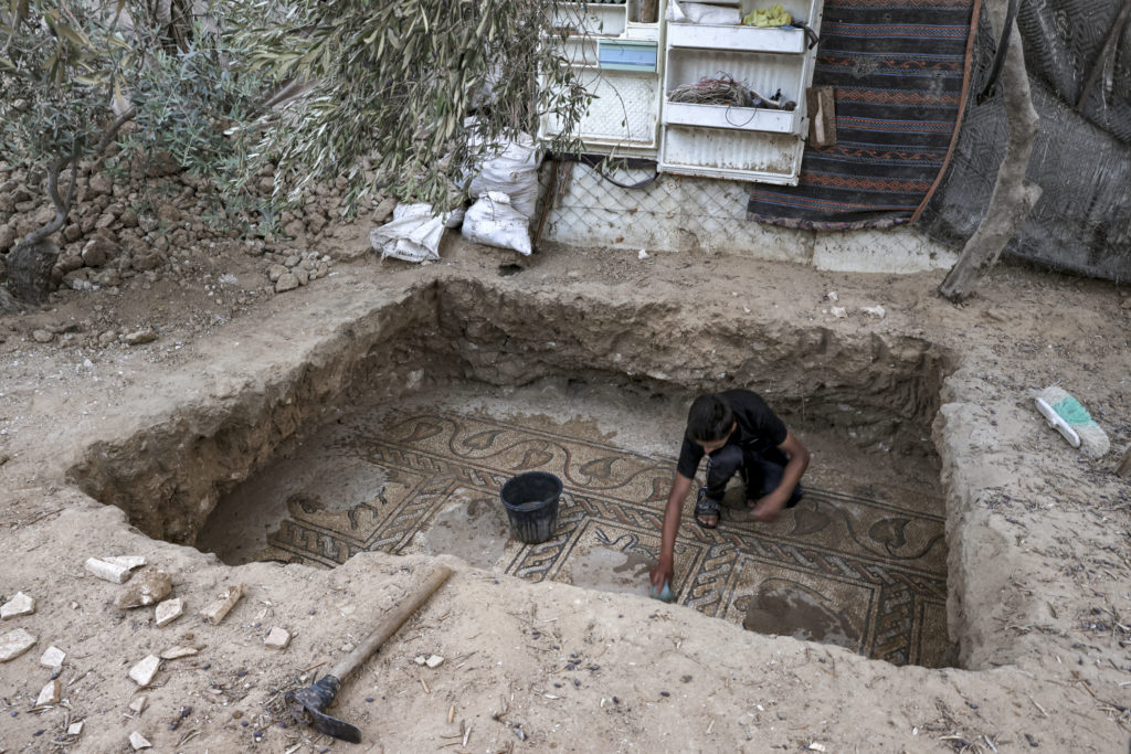 Γάζα: Παλαιστίνιος αγρότης ανακάλυψε περίτεχνο βυζαντινό μωσαϊκό