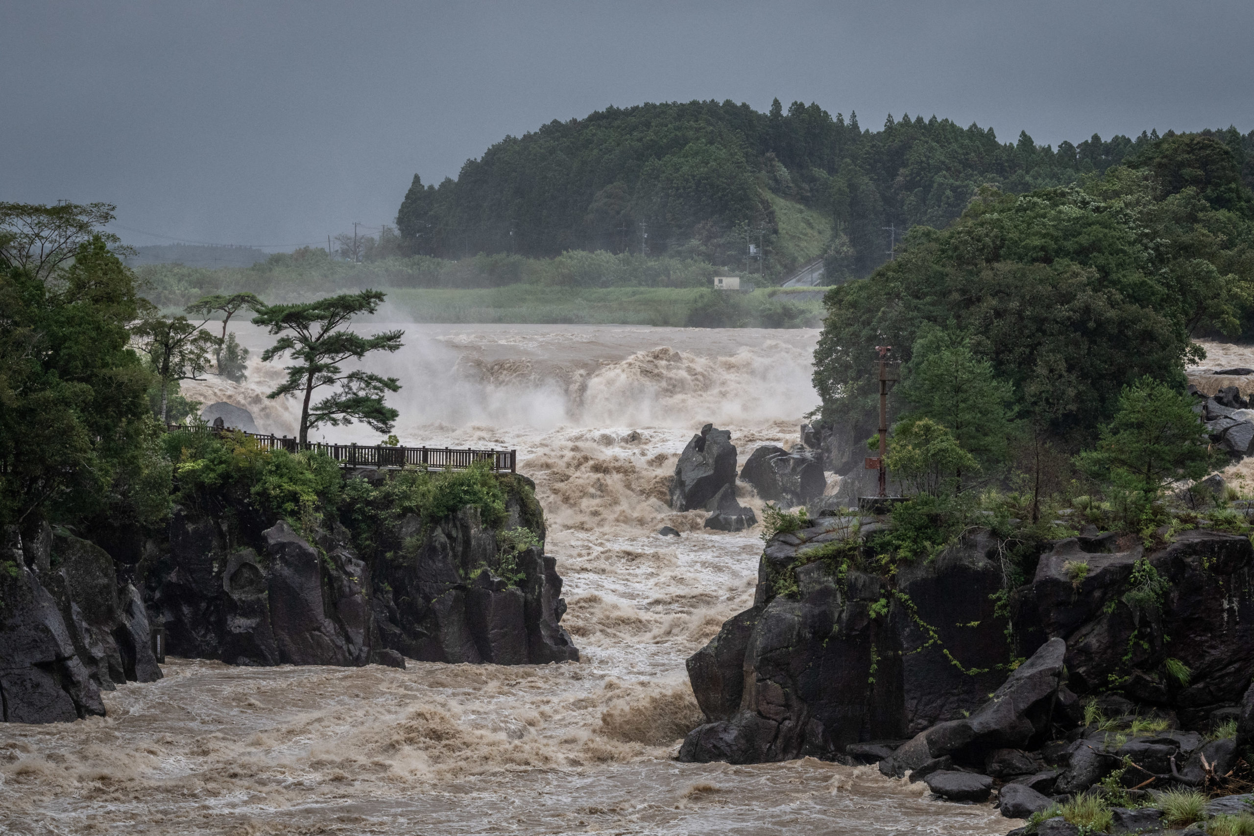 Ιαπωνία: Επελαύνει ο τυφώνας Νανμαντόλ – Ένας νεκρός και 50 τραυματίες