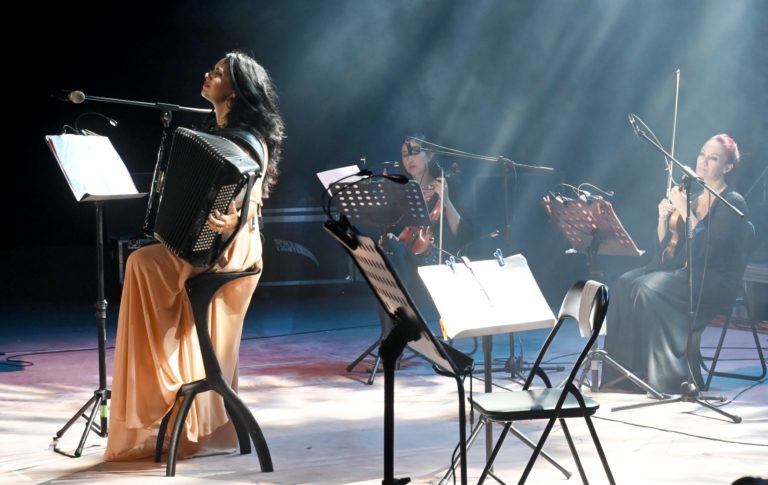 «To Tango της Ζωής» – Συναυλία της Ζωής Τηγανούρια στο Αττικό Άλσος (φωτογραφίες)