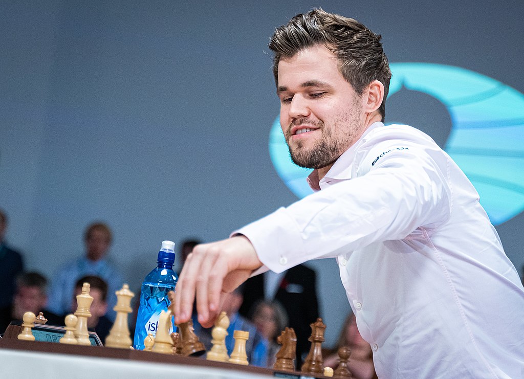 Ο παγκόσμιος πρωταθλητής στο σκάκι κατηγορεί τον αντίπαλό του για εξαπάτηση