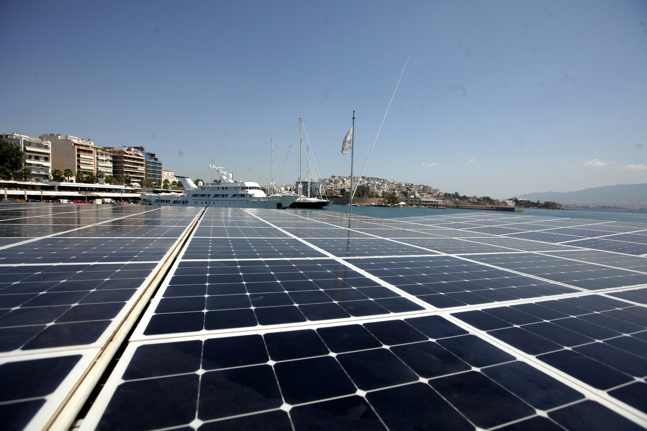 «Εξοικονομώ» για επιχειρήσεις και ειδικό πρόγραμμα ΕΣΠΑ για ηλιακά πάνελ προανήγγειλε ο Άδ. Γεωργιάδης
