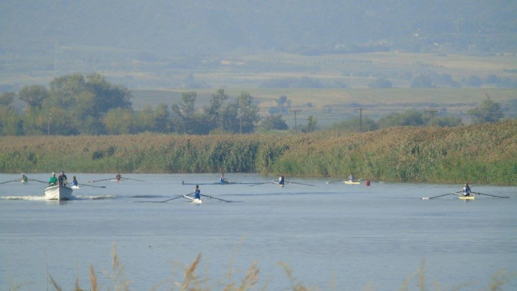 Σέρρες: Διεθνείς αγώνες κωπηλασίας στη λίμνη του Πεθελινού