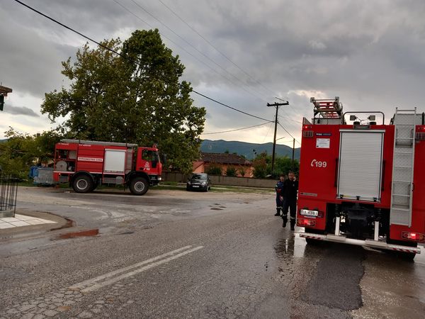 Σέρρες: Μεγάλα προβλήματα προκάλεσε το μπουρίνι – Χωρίς ρεύμα μεγάλο μέρος του Νομού