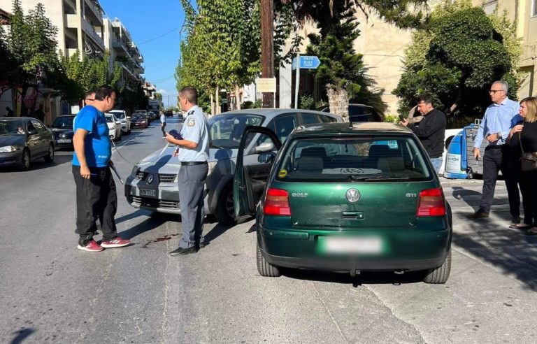 «Τρελή» πορεία ΙΧ στην Καλαμάτα: Παρέσυρε και τραυμάτισε μαθητές και οδηγό μηχανής (video – photos)